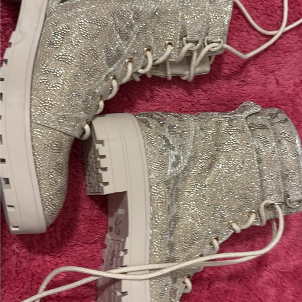 Women’s boots
